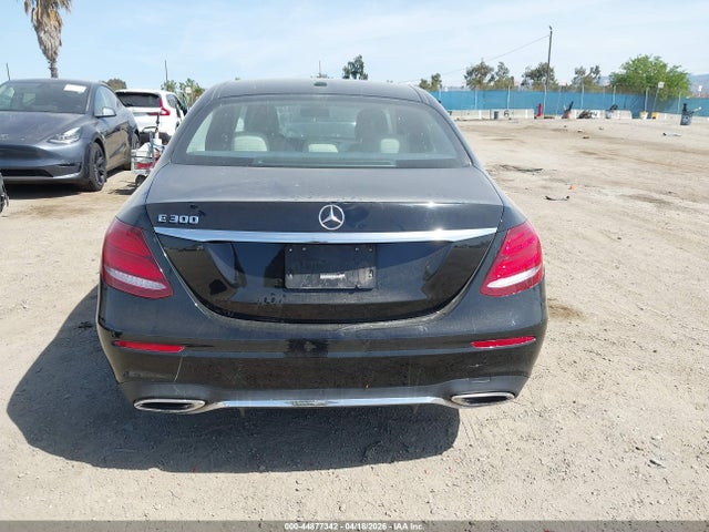 44877342 :رقم المزاد ، WDDZF4JB3KA526669 vin ، 2019 Mercedes-benz E 300 مزاد بيع