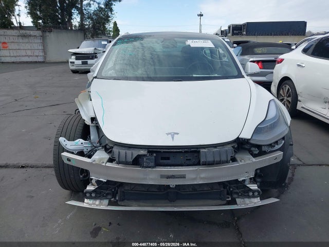 2020 Tesla Model 3 Standard Range Plus Rear-wheel Drive/standard Range Rear-wheel Drive მანქანა იყიდება აუქციონზე, vin: 5YJ3E1EA1LF740295, აუქციონის ნომერი: 44877405