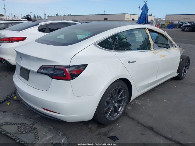 2020 Tesla Model 3 Standard Range Plus Rear-wheel Drive/standard Range Rear-wheel Drive მანქანა იყიდება აუქციონზე, vin: 5YJ3E1EA1LF740295, აუქციონის ნომერი: 44877405