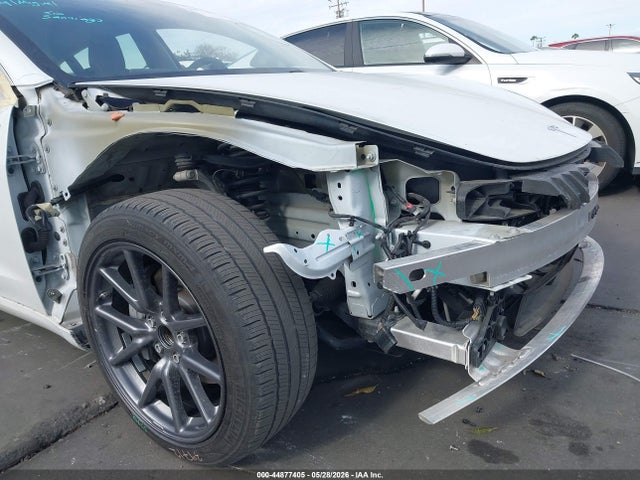 2020 Tesla Model 3 Standard Range Plus Rear-wheel Drive/standard Range Rear-wheel Drive მანქანა იყიდება აუქციონზე, vin: 5YJ3E1EA1LF740295, აუქციონის ნომერი: 44877405