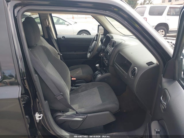 1C4NJPBAXGD727439 Jeep Patriot Sport