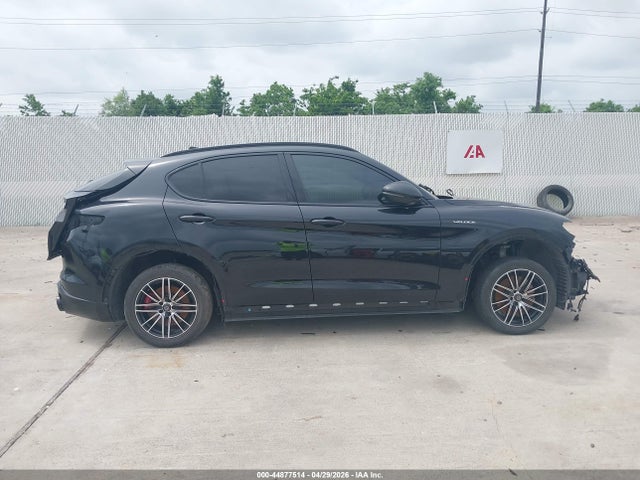 2022 Alfa Romeo Stelvio Veloce Ti Awd მანქანა იყიდება აუქციონზე, vin: ZASPAKBN6N7D38637, აუქციონის ნომერი: 44877514
