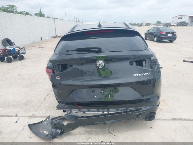 2022 Alfa Romeo Stelvio Veloce Ti Awd მანქანა იყიდება აუქციონზე, vin: ZASPAKBN6N7D38637, აუქციონის ნომერი: 44877514