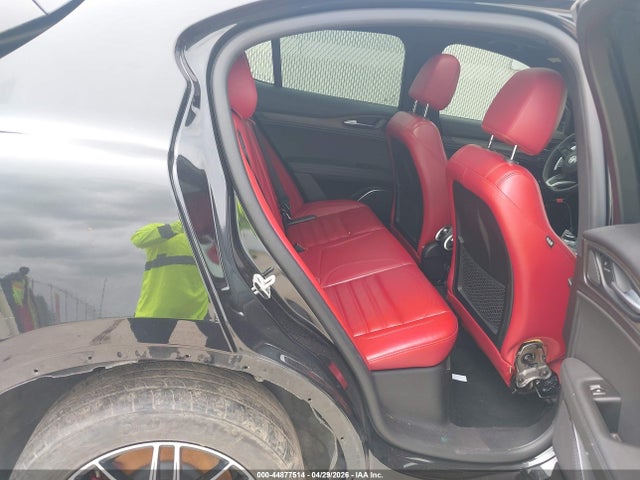 2022 Alfa Romeo Stelvio Veloce Ti Awd მანქანა იყიდება აუქციონზე, vin: ZASPAKBN6N7D38637, აუქციონის ნომერი: 44877514