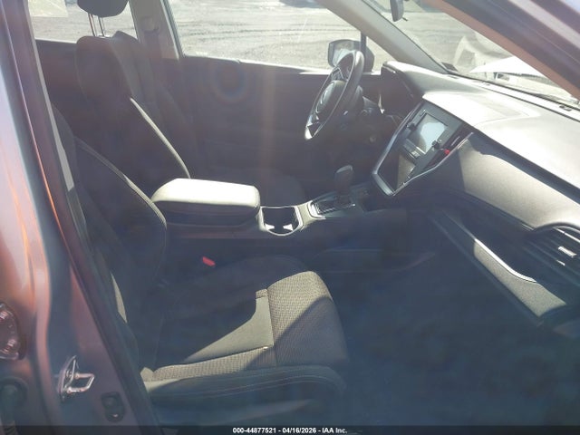 44877521 :رقم المزاد ، 4S4BTAAC7L3263938 vin ، 2020 Subaru Outback مزاد بيع