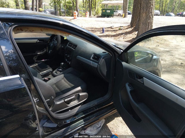 44877591 :رقم المزاد ، 3VWLX7AJ6BM368527 vin ، 2011 Volkswagen Jetta 2.5l Sel مزاد بيع