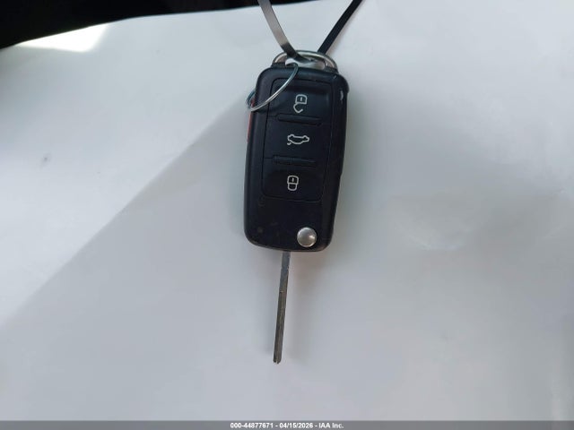 1VWAS7A32GC025553 Volkswagen Passat 1.8t S
