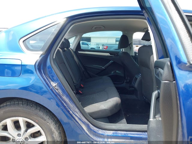 1VWAS7A32GC025553 Volkswagen Passat 1.8t S