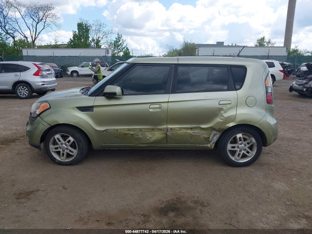 44877742 :رقم المزاد ، KNDJT2A27A7194381 vin ، 2010 Kia Soul + مزاد بيع
