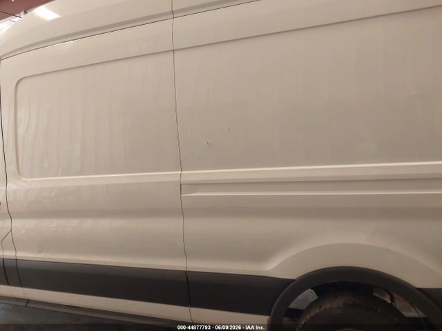44877793 :رقم المزاد ، 1FTNR3XG1FKA04541 vin ، 2015 Ford Transit-250 مزاد بيع