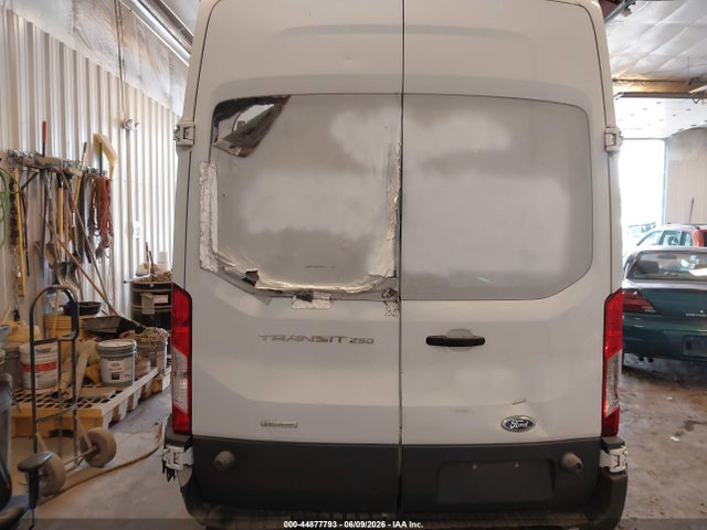 44877793 :رقم المزاد ، 1FTNR3XG1FKA04541 vin ، 2015 Ford Transit-250 مزاد بيع