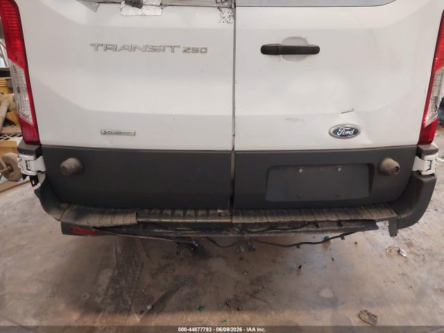 44877793 :رقم المزاد ، 1FTNR3XG1FKA04541 vin ، 2015 Ford Transit-250 مزاد بيع