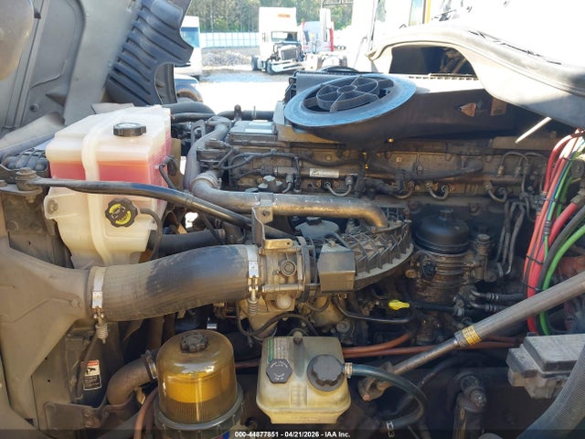 44877851 :رقم المزاد ، 1FUJGLD5XFLGE3820 vin ، 2015 Freightliner Cascadia 125 مزاد بيع