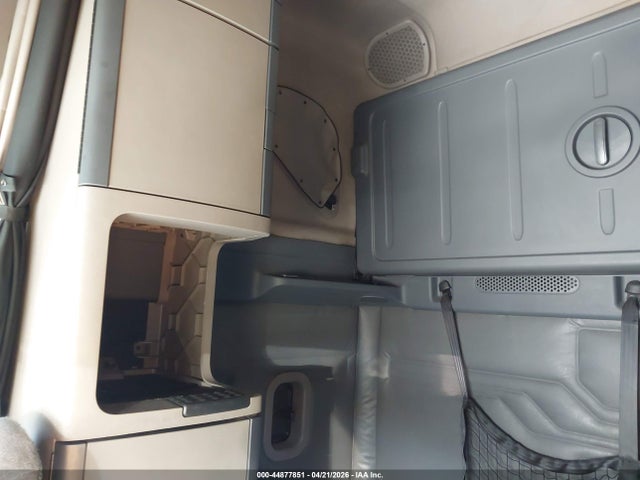 44877851 :رقم المزاد ، 1FUJGLD5XFLGE3820 vin ، 2015 Freightliner Cascadia 125 مزاد بيع