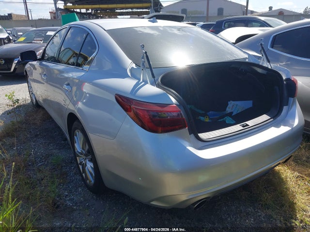 44877904 :رقم المزاد ، JN1EV7AP1JM364226 vin ، 2018 Infiniti Q50 3.0t Luxe مزاد بيع