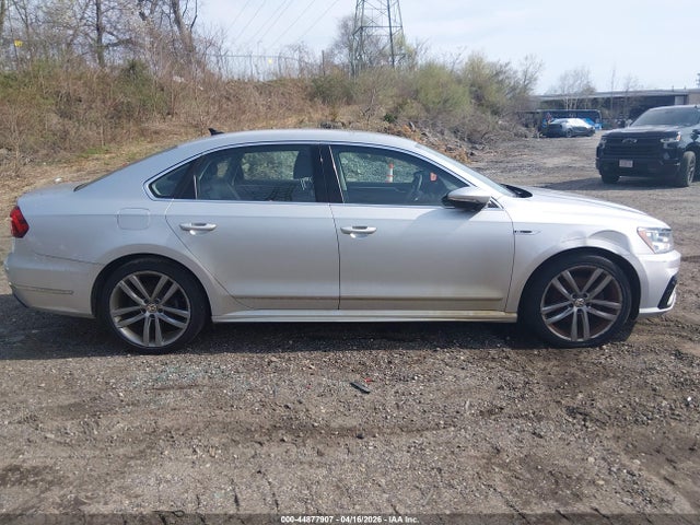 2017 Volkswagen Passat 1.8t R-line მანქანა იყიდება აუქციონზე, vin: 1VWDT7A35HC041791, აუქციონის ნომერი: 44877907