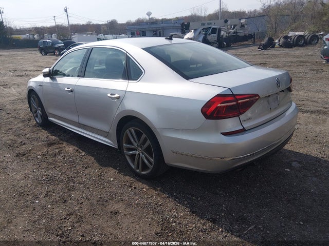 2017 VOLKSWAGEN PASSAT 1VWDT7A35HC041791 Photo 2