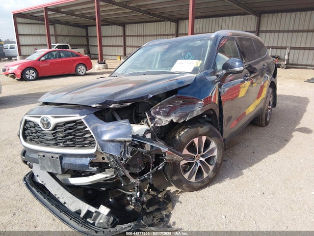 Продажа на аукционе авто 2022 Toyota Highlander Xle, vin: 5TDHZRBH0NS568639, номер лота: 44877933