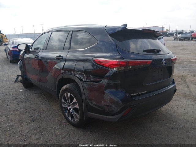 Продажа на аукционе авто 2022 Toyota Highlander Xle, vin: 5TDHZRBH0NS568639, номер лота: 44877933
