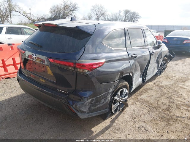 Продажа на аукционе авто 2022 Toyota Highlander Xle, vin: 5TDHZRBH0NS568639, номер лота: 44877933