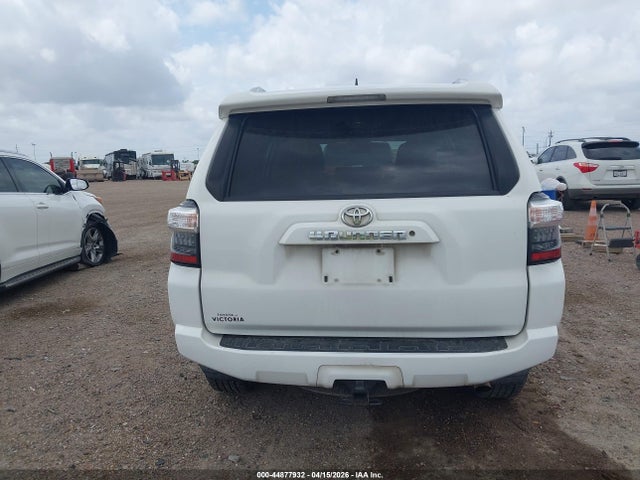 Aukcja sprzedaży 2018 Toyota 4runner Sr5, vin: JTEZU5JR3J5176370, numer aukcji: 44877932
