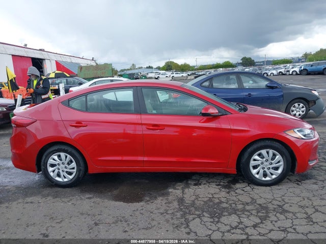 Hyundai ELANTRA SE 2018 5NPD74LF7JH309232 Image 13