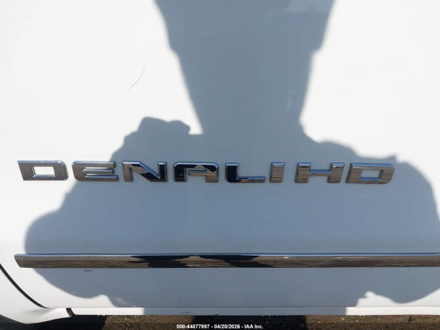 44877997 :رقم المزاد ، 1GT42YE88GF303852 vin ، 2016 Gmc Sierra 3500hd Denali مزاد بيع
