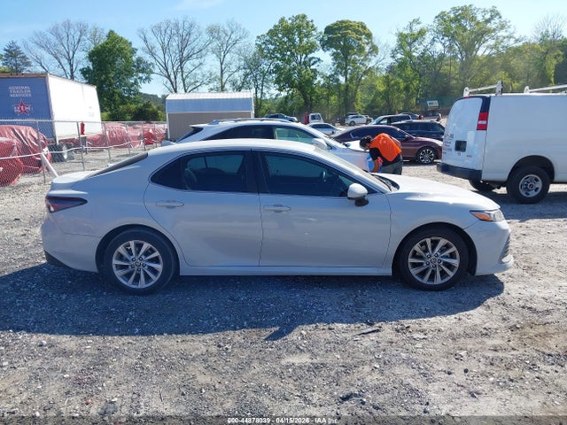 Продаж на аукціоні авто 2022 Toyota Camry Le, vin: 4T1C11AK7NU067030, номер лоту: 44878039