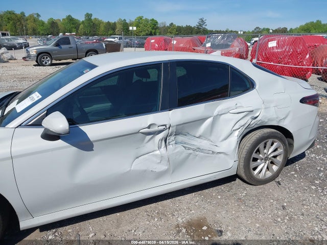 Продаж на аукціоні авто 2022 Toyota Camry Le, vin: 4T1C11AK7NU067030, номер лоту: 44878039