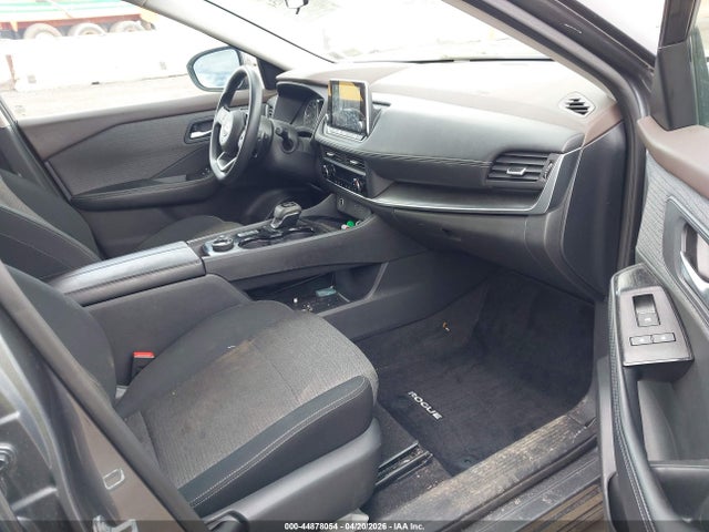 44878054 :رقم المزاد ، 5N1BT3BB2PC879117 vin ، 2023 Nissan Rogue Sv Intelligent Awd مزاد بيع