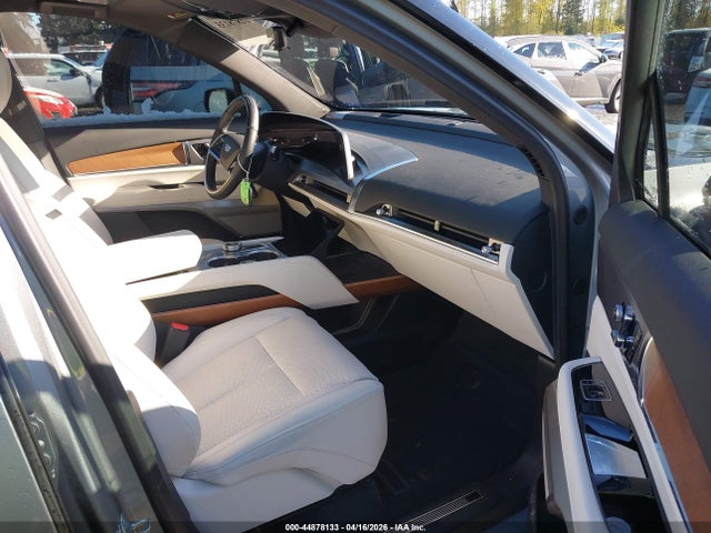 1GYC3NML0TZ700679 Cadillac Vistiq Sport