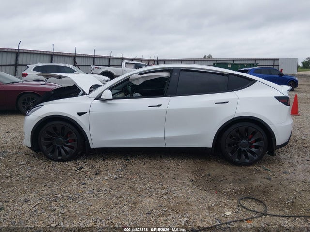 44878136 :رقم المزاد ، 7SAYGDEF6NF312175 vin ، 2022 Tesla Model Y Performance Dual Motor All-wheel Drive مزاد بيع