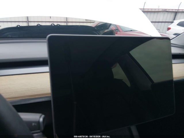 44878136 :رقم المزاد ، 7SAYGDEF6NF312175 vin ، 2022 Tesla Model Y Performance Dual Motor All-wheel Drive مزاد بيع