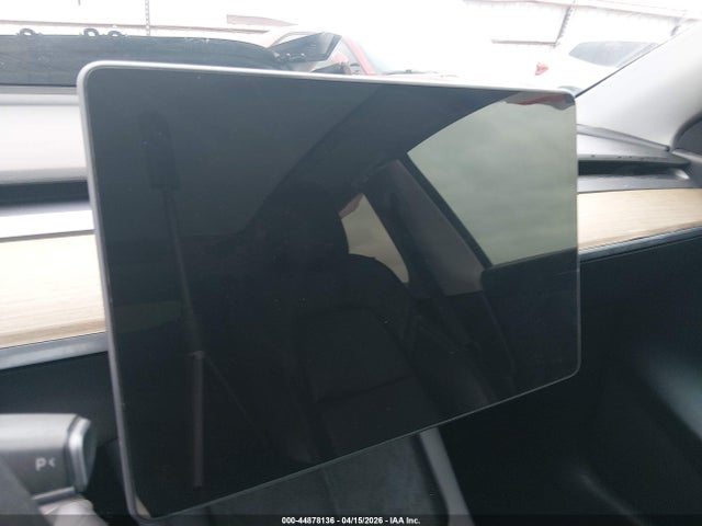 44878136 :رقم المزاد ، 7SAYGDEF6NF312175 vin ، 2022 Tesla Model Y Performance Dual Motor All-wheel Drive مزاد بيع