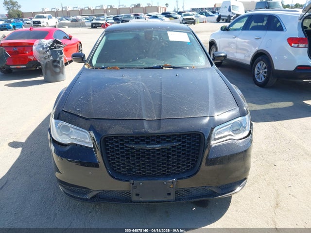 2015 Chrysler 300 Limited მანქანა იყიდება აუქციონზე, vin: 2C3CCAAG1FH908648, აუქციონის ნომერი: 44878140