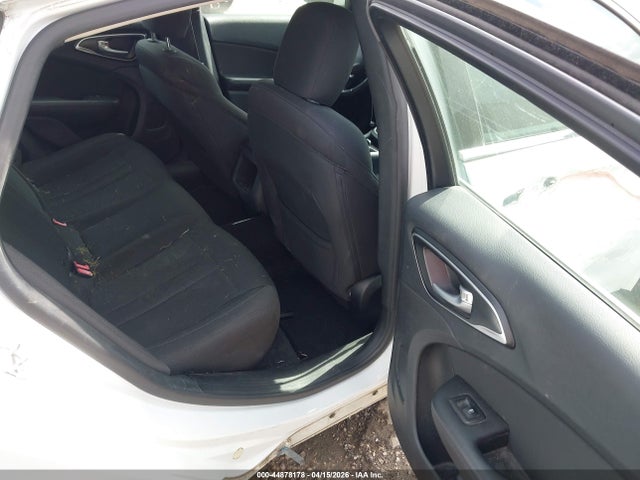 Продажа на аукционе авто 2016 Chrysler 200 Limited, vin: 1C3CCCAB5GN165209, номер лота: 44878178