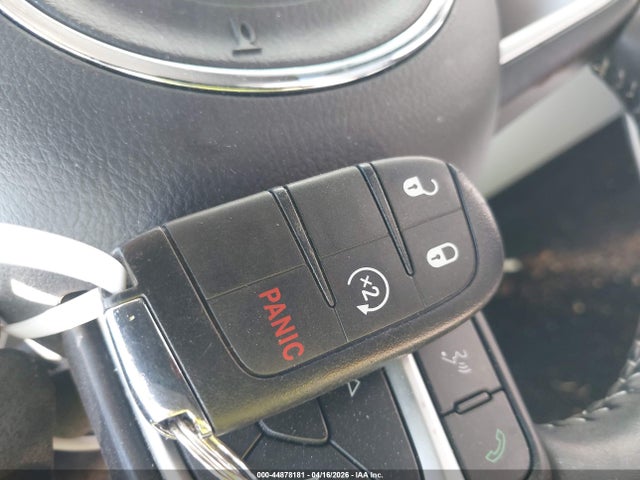 44878181 :رقم المزاد ، 3C4NJCBB1KT668561 vin ، 2019 Jeep Compass Sun And Wheel Fwd مزاد بيع