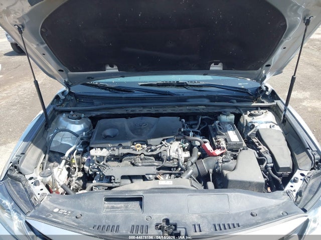 Продаж на аукціоні авто 2018 Toyota Camry Le, vin: 4T1B11HK0JU054759, номер лоту: 44878196