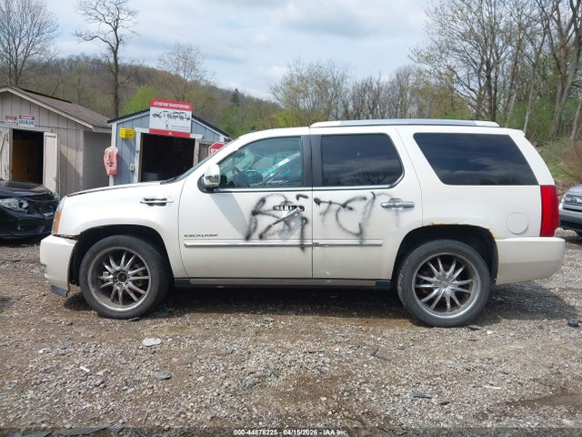 2010 Cadillac Escalade Premium მანქანა იყიდება აუქციონზე, vin: 1GYUKCEF2AR286533, აუქციონის ნომერი: 44878225