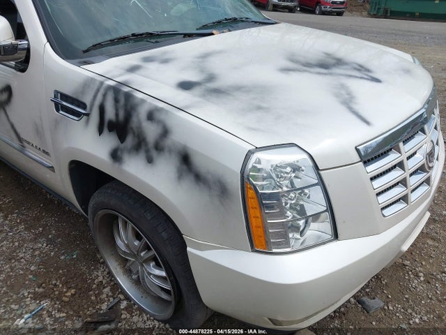 2010 Cadillac Escalade Premium მანქანა იყიდება აუქციონზე, vin: 1GYUKCEF2AR286533, აუქციონის ნომერი: 44878225