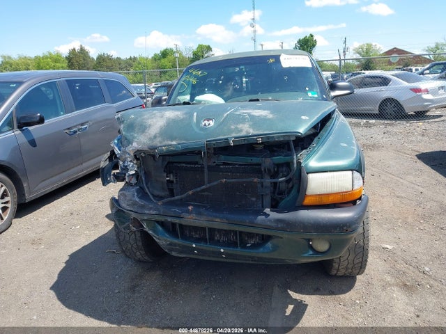 44878226 :رقم المزاد ، 1B7GG26X5YS749922 vin ، 2000 Dodge Dakota Slt/sport مزاد بيع