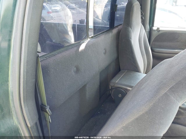 44878226 :رقم المزاد ، 1B7GG26X5YS749922 vin ، 2000 Dodge Dakota Slt/sport مزاد بيع