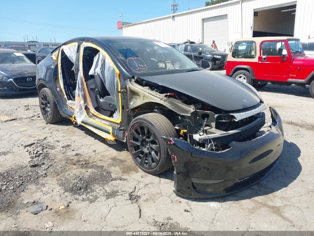 2023 Tesla Model Y Awd/long Range Dual Motor All-wheel Drive მანქანა იყიდება აუქციონზე, vin: 7SAYGDEE0PA116319, აუქციონის ნომერი: 44878227