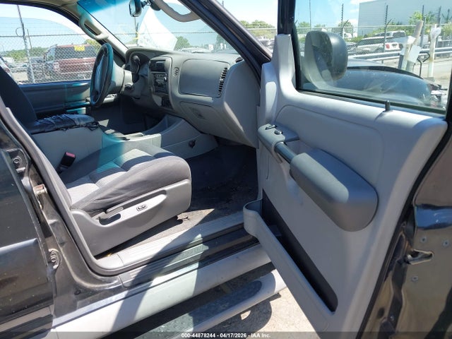 2003 Ford Explorer Sport Trac მანქანა იყიდება აუქციონზე, vin: 1FMZU67E63UC37066, აუქციონის ნომერი: 44878244