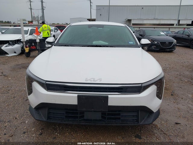 2025 Kia K4 Lxs მანქანა იყიდება აუქციონზე, vin: 3KPFT4DE8SE132870, აუქციონის ნომერი: 44878249