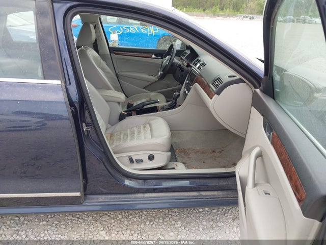 Продаж на аукціоні авто 2012 Volkswagen Passat 2.5l Sel Premium, vin: 1VWCP7A38CC094221, номер лоту: 44878267