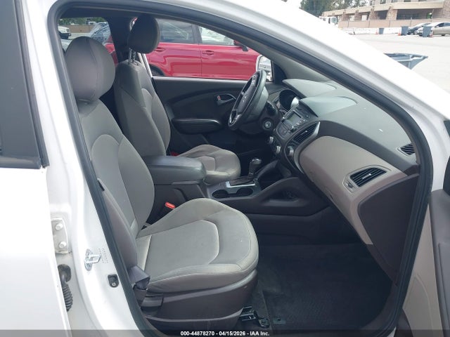 KM8JT3AF6FU101671 Hyundai TUCSON GLS