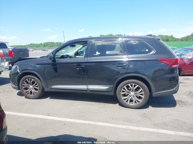 Продаж на аукціоні авто 2017 Mitsubishi Outlander Es, vin: JA4AZ2A30HZ031863, номер лоту: 44878351