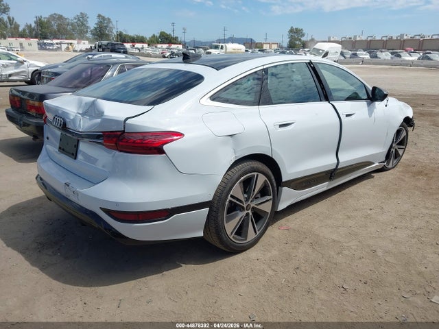 WAU2CAGH0SA021443 Audi A6 E-tron Premium Plus