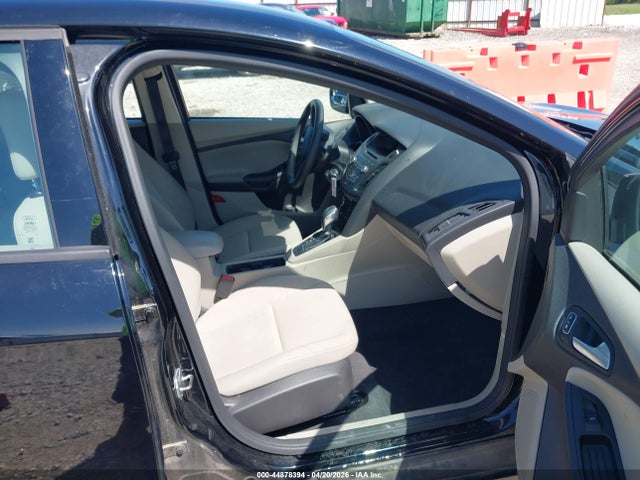 1FADP3K2XGL279887 Ford FOCUS SE